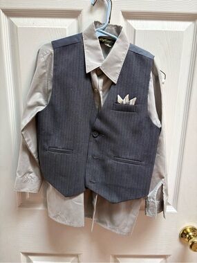 RAFAEL Gray Pinstripe Vest with Light Gray Shirt